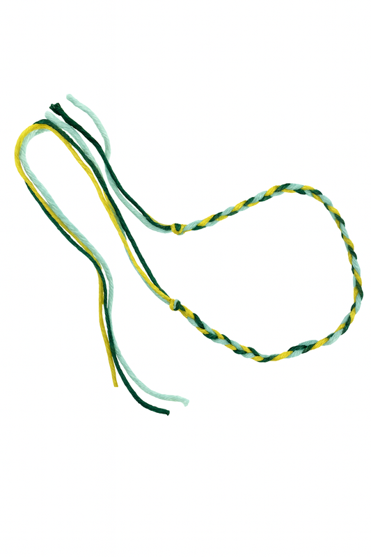 Pulsera Trenzada Artesanal — Colores Verde, Amarillo y Azul